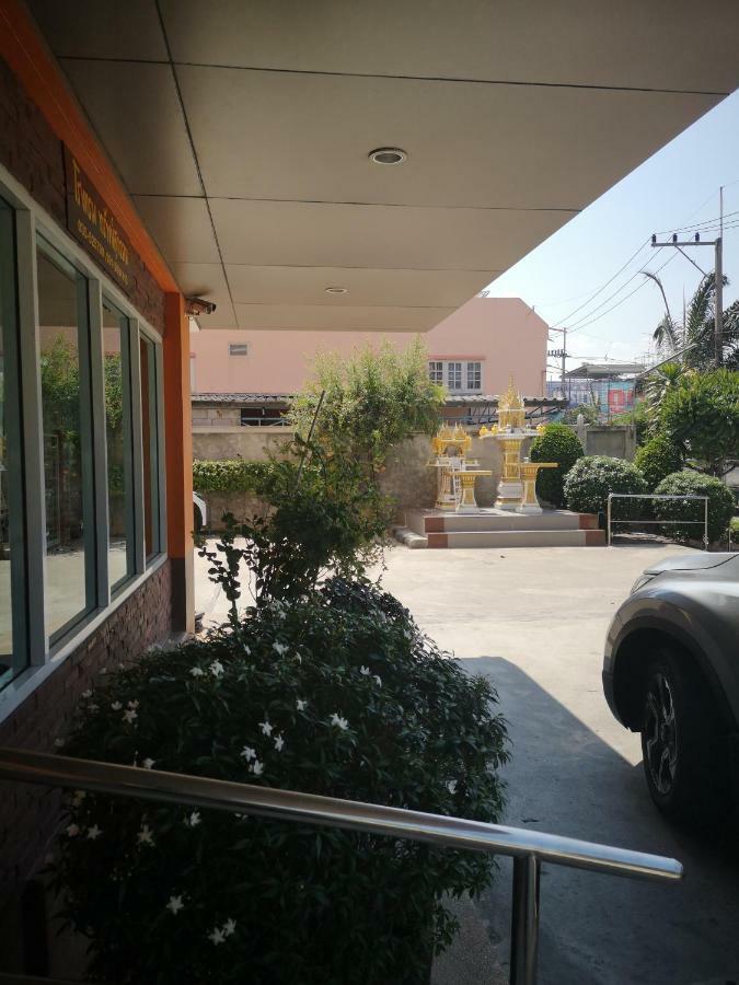 Sab Suwarn Mansion Hotel Suphan Buri Ngoại thất bức ảnh
