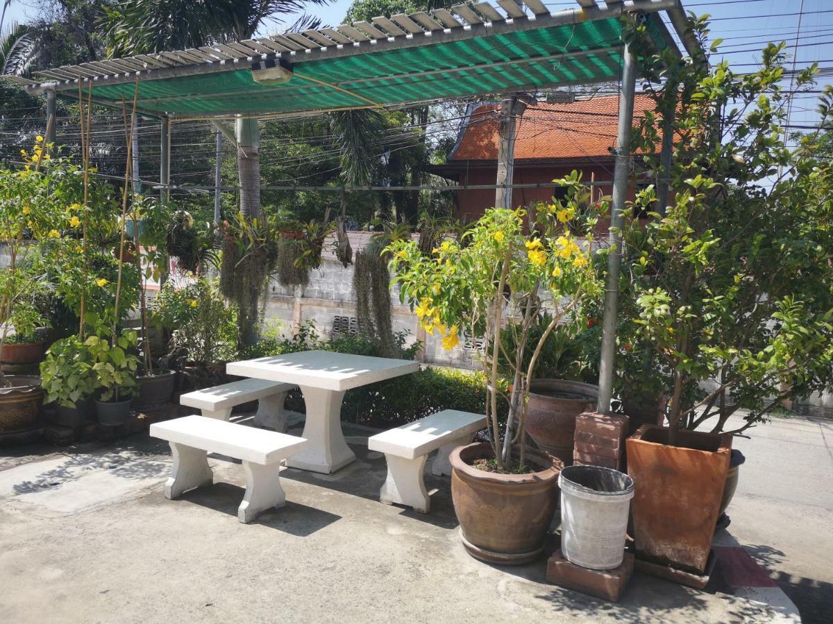 Sab Suwarn Mansion Hotel Suphan Buri Ngoại thất bức ảnh